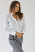 Carica l&#39;immagine nel visualizzatore di Gallery, White Classic Shirt Blouse
