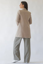 Load image into Gallery viewer, Double-breasted Tailored Coat Beige
