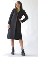 Carica l&#39;immagine nel visualizzatore di Gallery, Flared Long Coat Black
