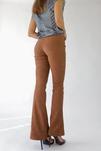 Carica l&#39;immagine nel visualizzatore di Gallery, Co-ord Chamois-effect Flared Trousers
