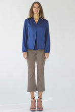 Load image into Gallery viewer, V-neck Blue Blouse
